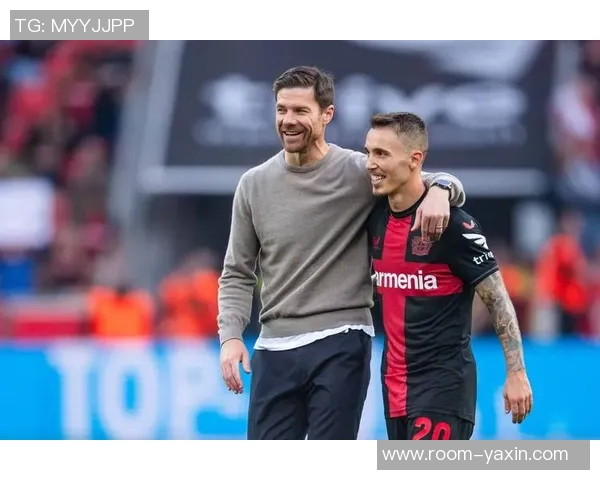 皇马球员对阿隆索的批评声浪加剧高层态度引发关注